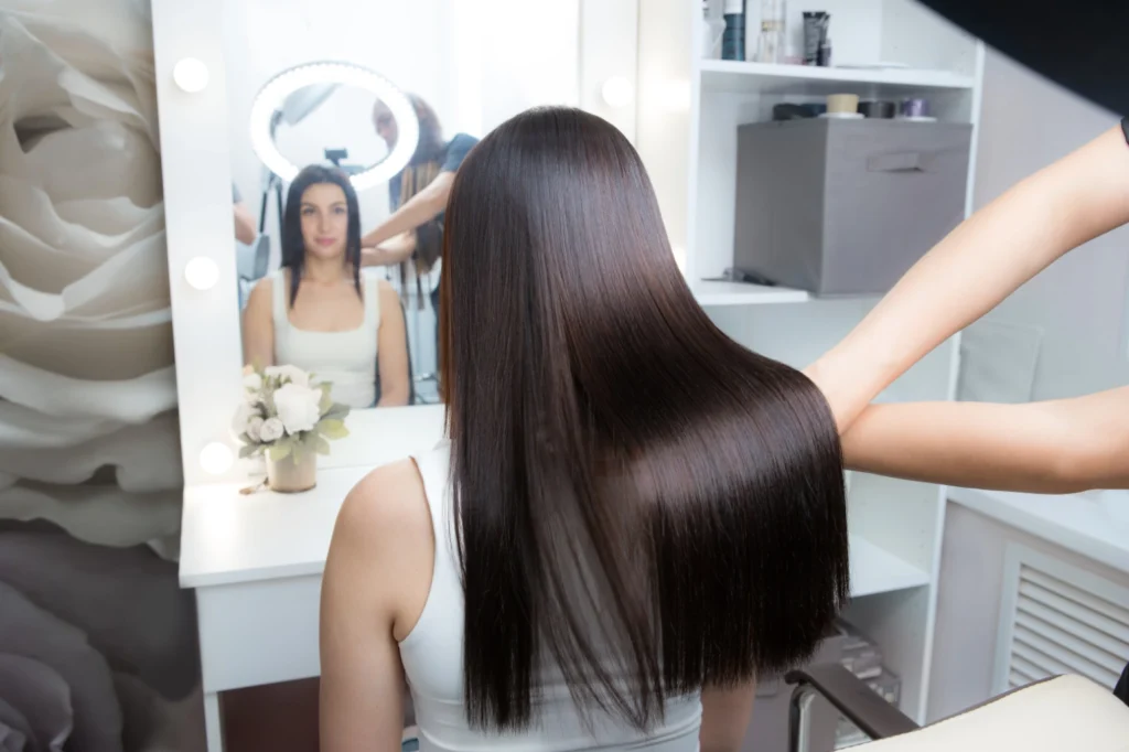 Wie lange hält eine Keratin Glättung